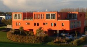 cool orange huis-klein